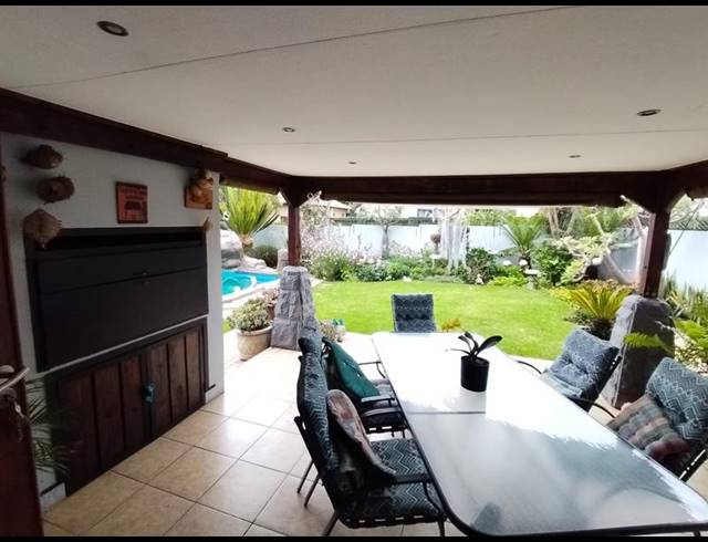 4 BEDROOM HOUSE FOR SALE IN AMBERFIELD MANOR